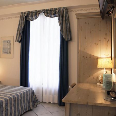Hotel La Goletta Линьяно-Саббьядоро Экстерьер фото